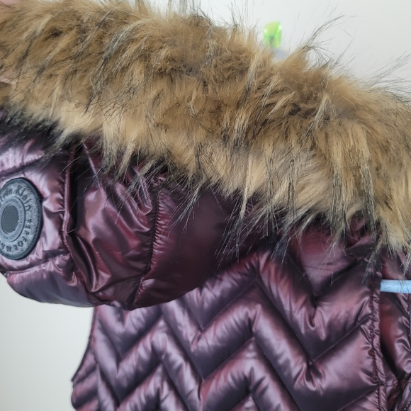 Calvin Klein Plum Puffer Vest size S - Picture 6 of 9